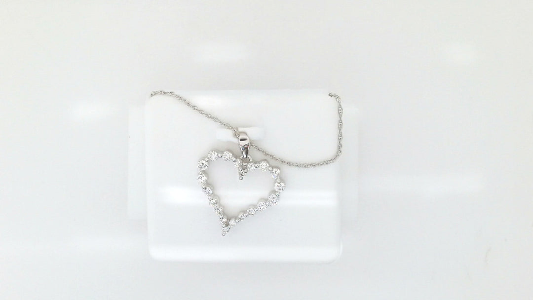 White Sterling Silver Pendant Length 18 With = 0.50Twt Round F Vs2 Diamonds Style: Cable Link
Metal: Sterling Silver
Color: White
Finish: Polished