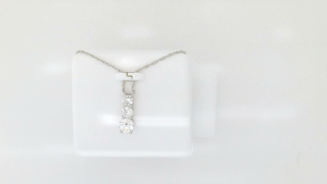 White Sterling Silver Free Form Pendant Length 18 With = 0.75Twt Round F Vs2 Diamonds Style: Cable Link
Metal: Sterling Silver
Color: White
Finish: Polished