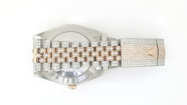 18 Karat Classic Luxury Timepieces Mm 41 With = 22.00Twt Round F/G Vs2 Diamonds Color: Two-Tone
Brand: Rolex
Year: 2010&