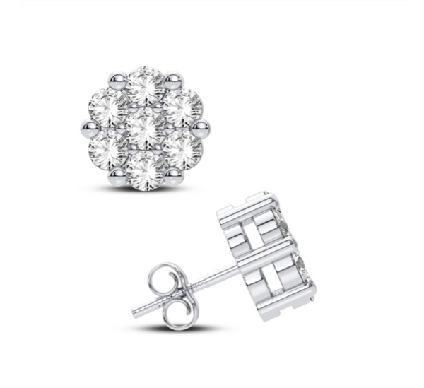 White 14 Karat Stud Earrings W